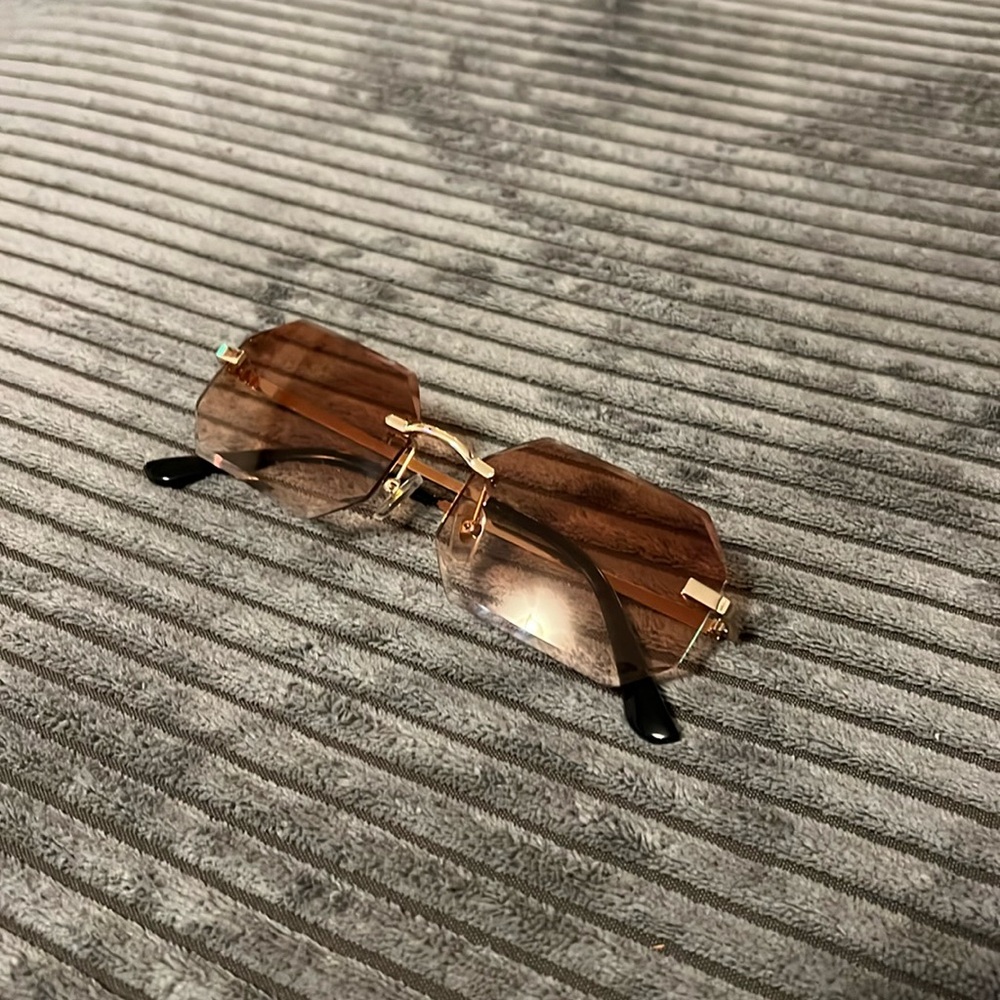 Octange Frame Trendy Square Frame Tented Sunglasses for Men/Women